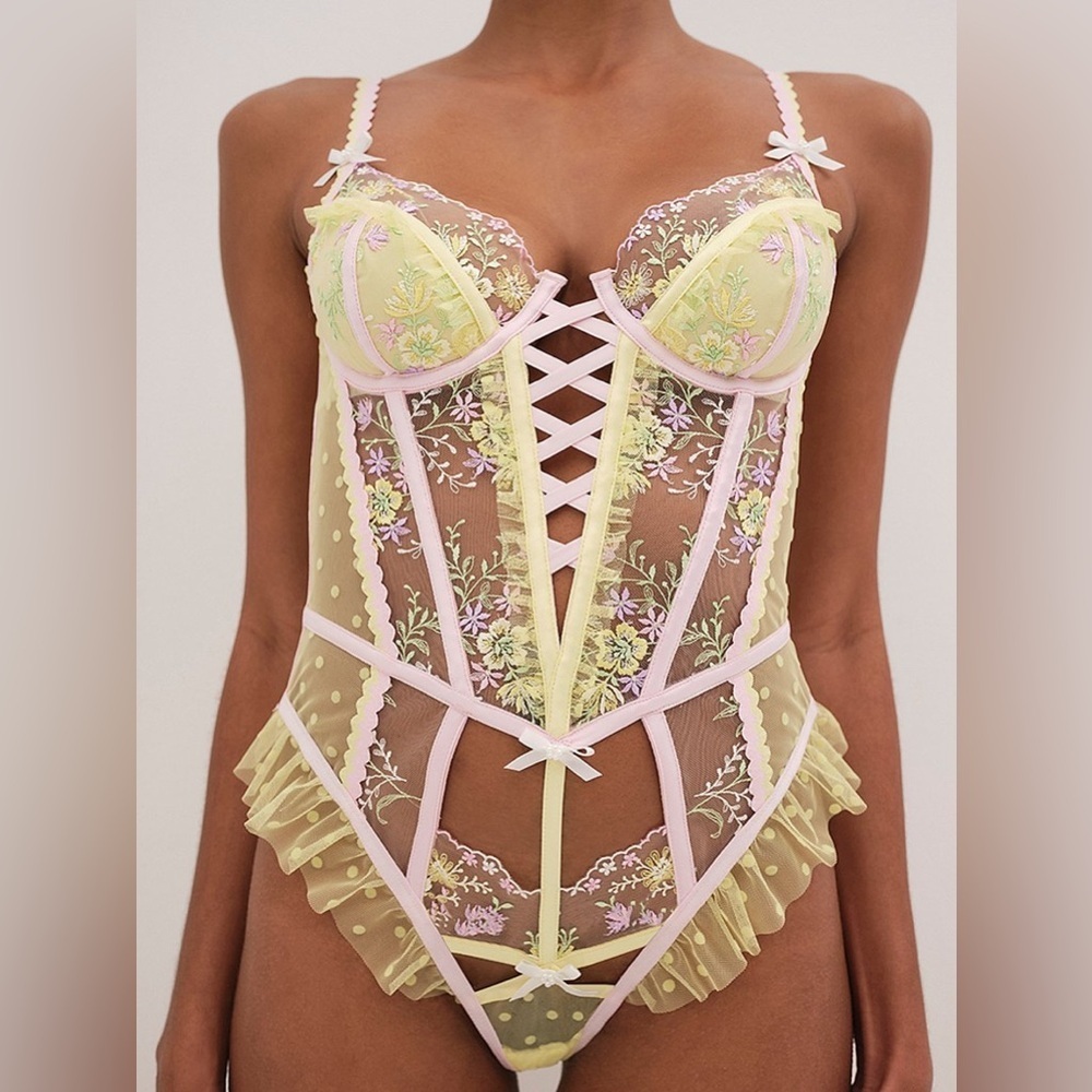 FOR LOVE & LEMONS Buttercup Bunches Teddy